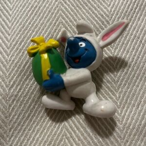 Vintage 1982 Smurf dressed As A Bunny Hold A Gift